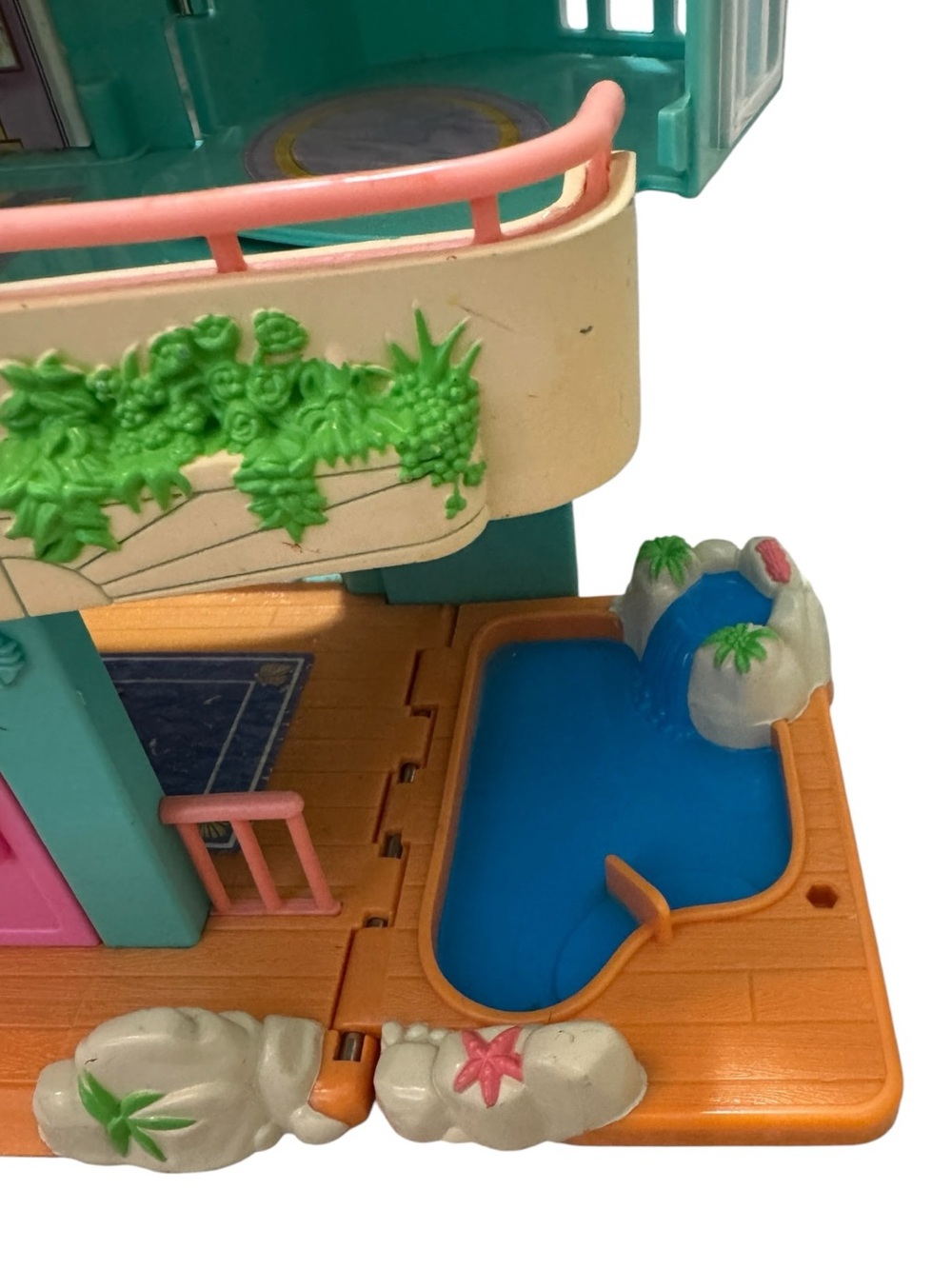 Vtg Fisher Price Sweet Streets Beach House Loving Family Fold & Carry 2000 - Picture 3 of 16